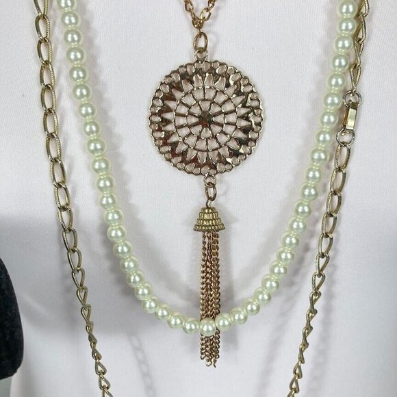 Gold Tone Pink and Faux Pearls Charming Charlie Statement Necklace Set Mary Kay - Picture 7 of 9